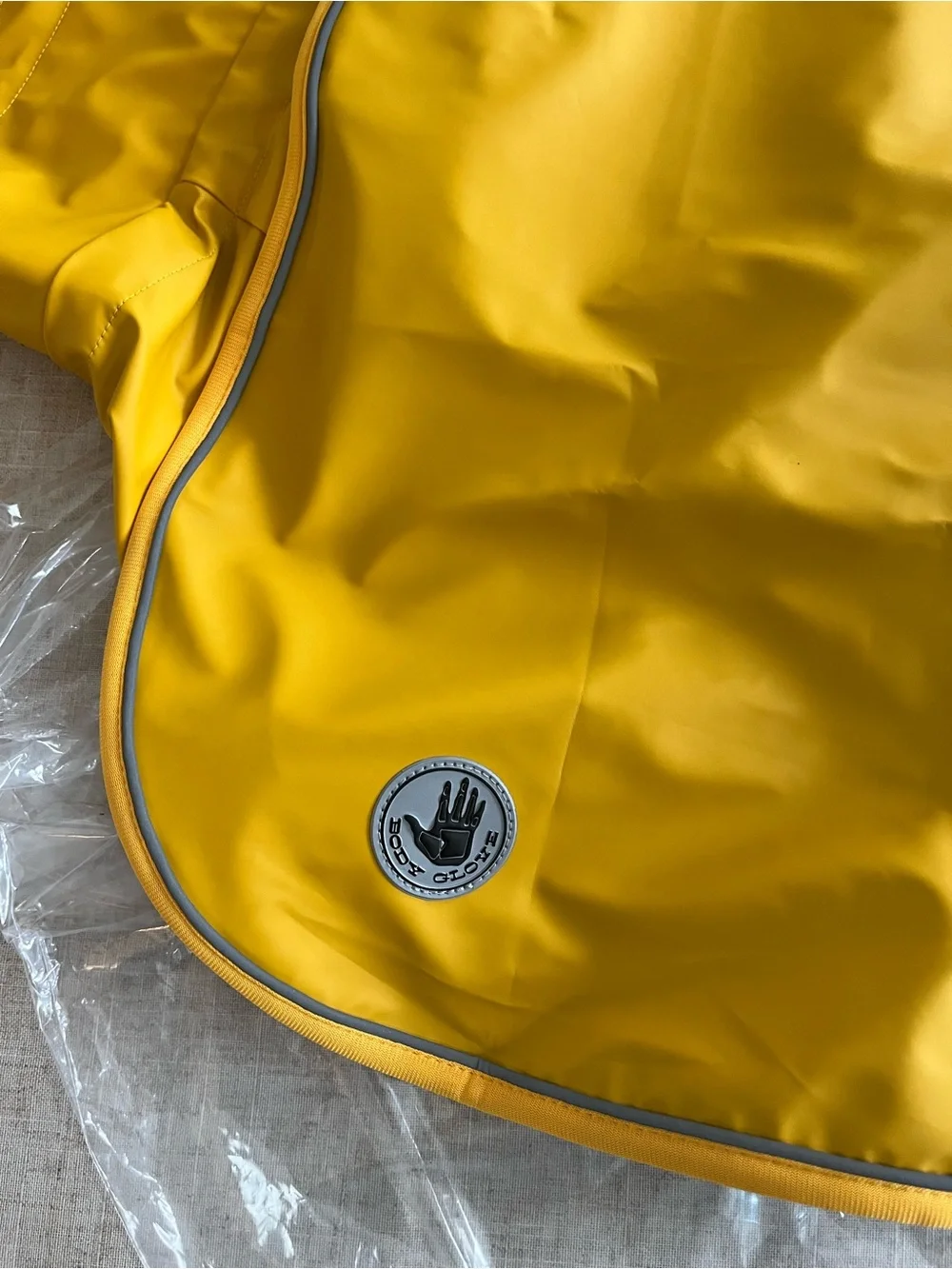 Body Glove Dog Raincoat, XX-Large, New with Tags, Waterproof, Bright Yellow